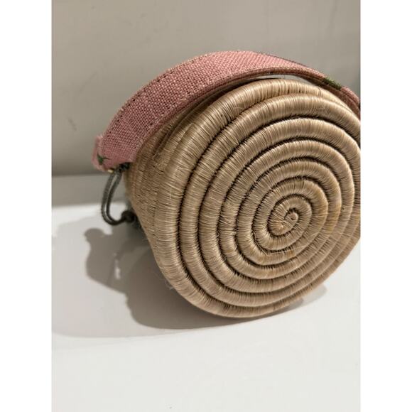 Maison Alma Paraiso Rose Bucket Handbag with Removable Strap - Picture 11 of 13